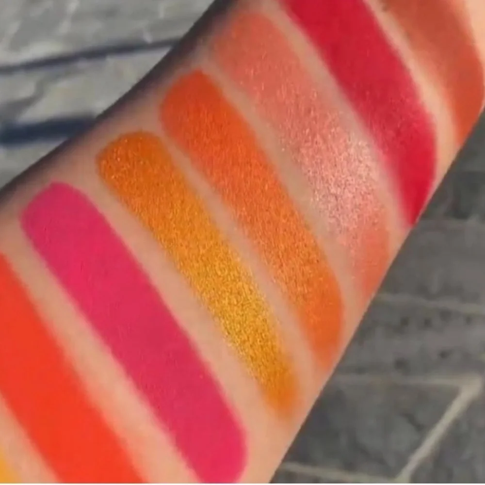 🌈 ARTIST COUTURE Caliente Eyeshadow Palette
